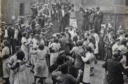 Exposition « VOUS N’IREZ PLUS DANSER ! Les bals clandestins : 1939-1945 » | au Musée de la Résistance en Bretagne